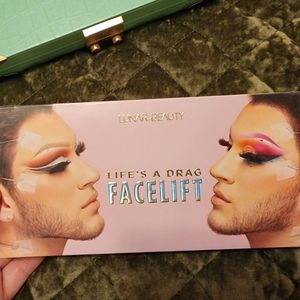 Lunar beauty Face Lift palette
